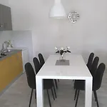House Palm Tree Nyaraló *