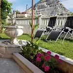 House Palm Tree Nyaraló *