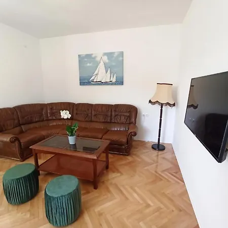 House Palm Tree Nyaraló Žrnovnica