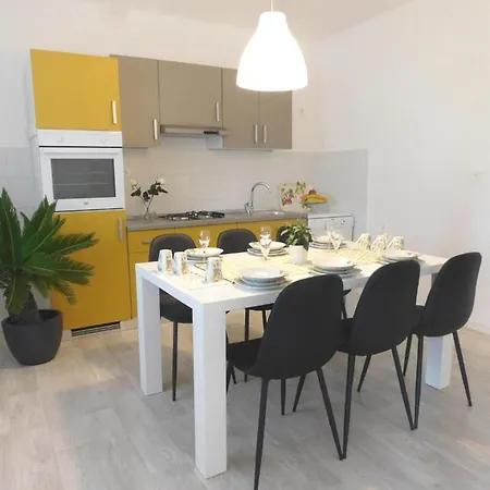 House Palm Tree Žrnovnica