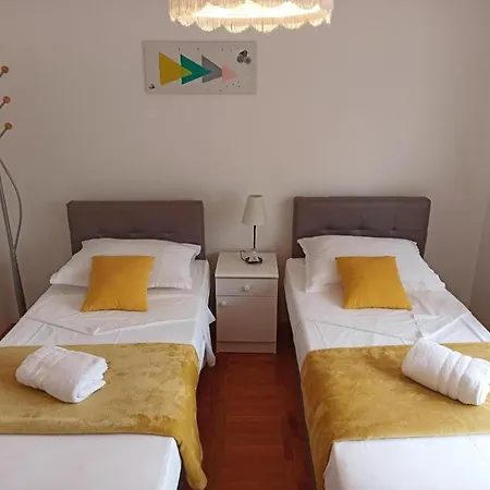 Nyaraló House Palm Tree *