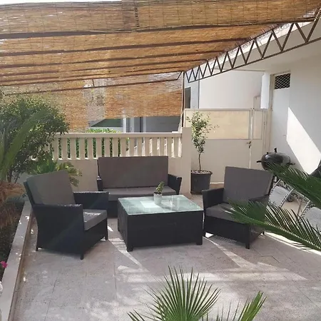 Nyaraló House Palm Tree Žrnovnica