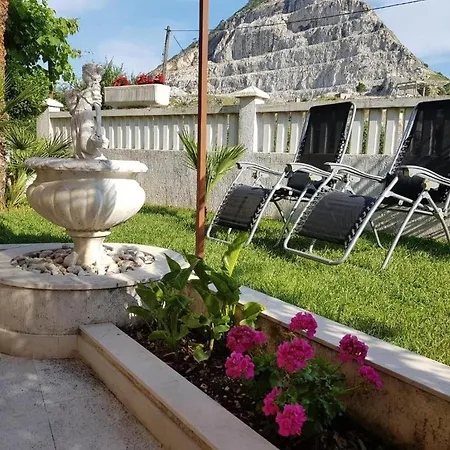House Palm Tree Nyaraló *